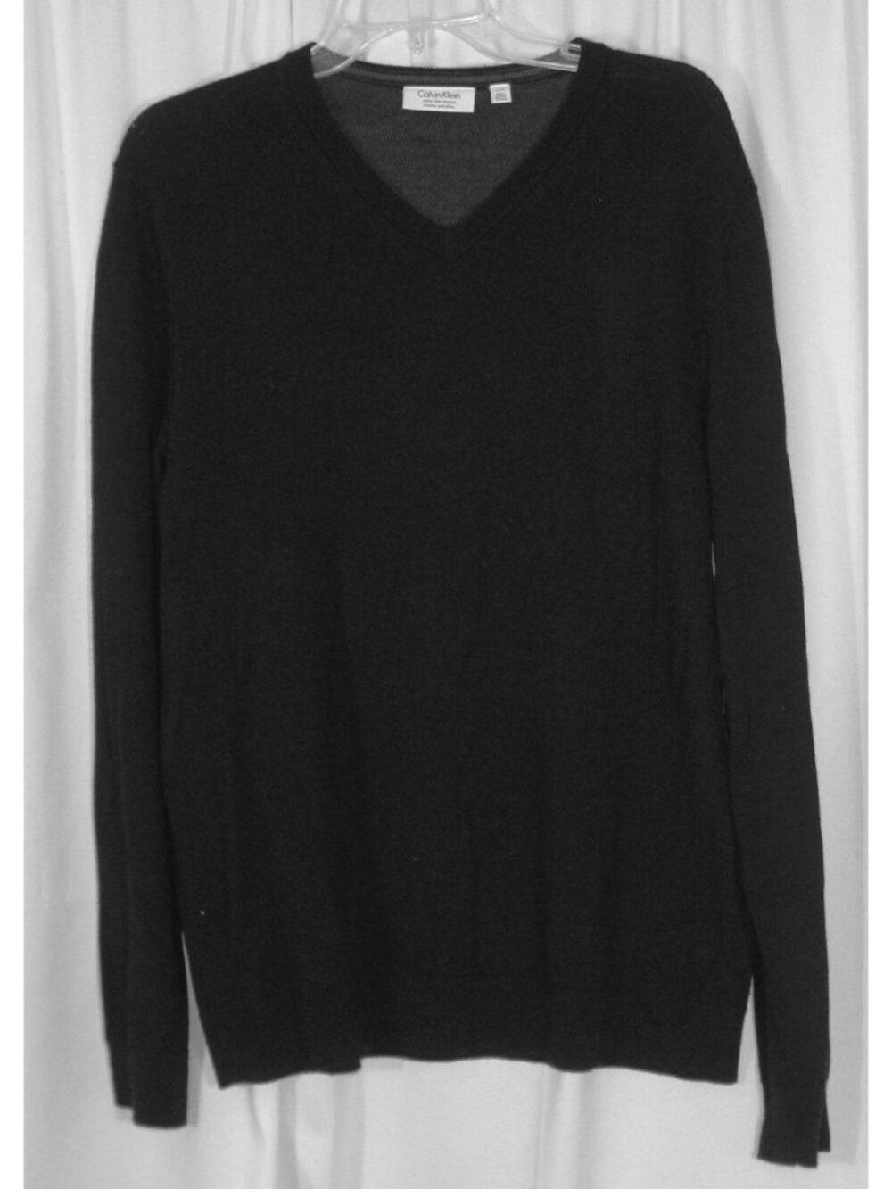 Calvin Klein Men's LARGE Black V-Neck Pullover Sweater Merino Wool